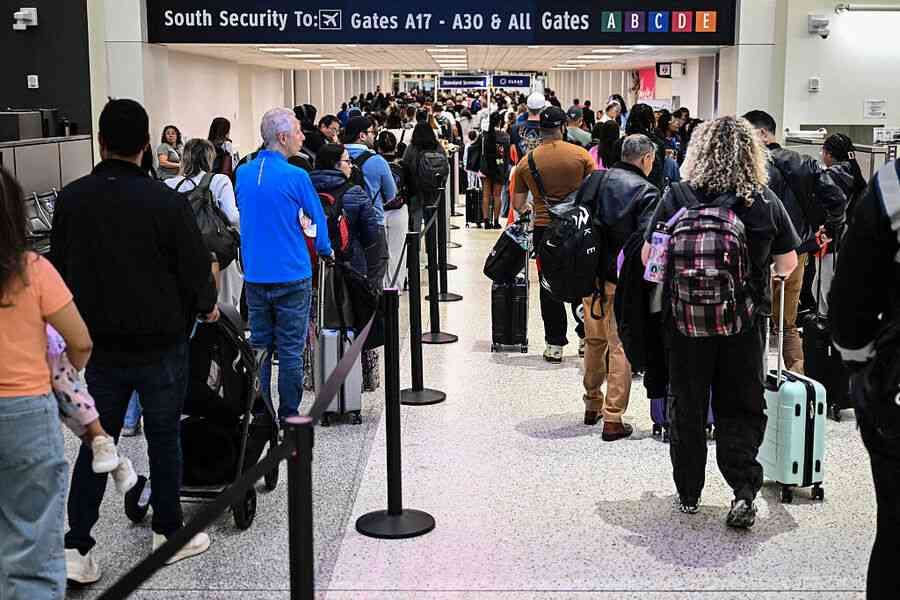 特朗普促通過DHS預算 否則調ICE去機場維安