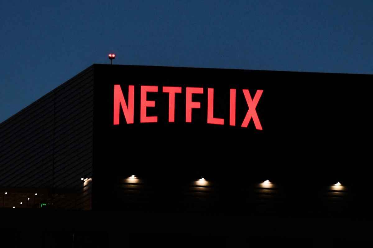  2021年10月19日，加州洛杉磯日落大道上的Netflix公司大樓。 （Robyn Beck/AFP via Getty Images）