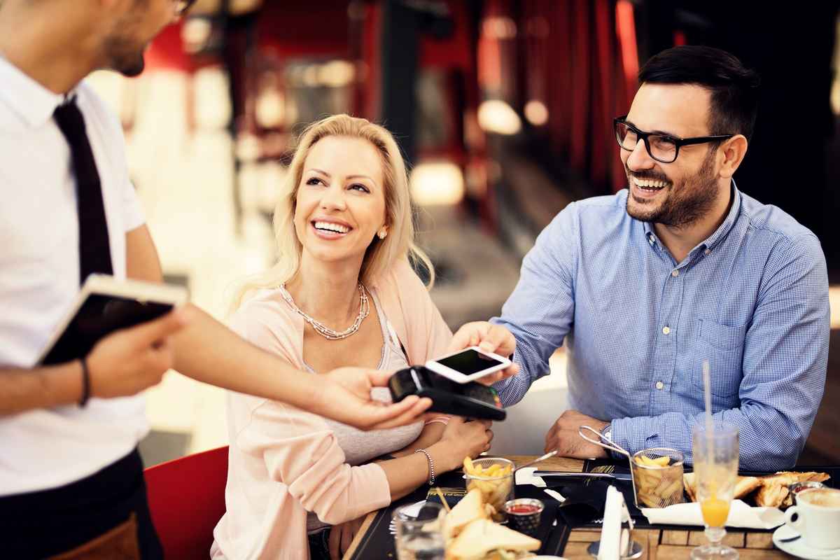 今年對5千名單身男女的研究顯示，這一人群在對待約會、愛情的態度上出現新的變化。示意圖。（Shutterstock）