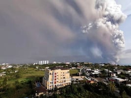 菲律賓火山瀕臨大爆發 200宗地震3萬人逃難