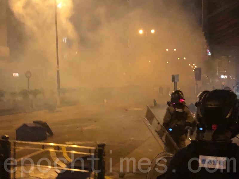 香港化學老師籲港警停用大陸製催淚彈