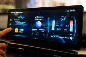 觸控操作更易引發致命車禍 專家籲回歸實體鍵