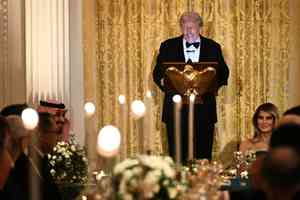 特朗普在白宮宴請沙特王儲 C朗現身 巴倫追星