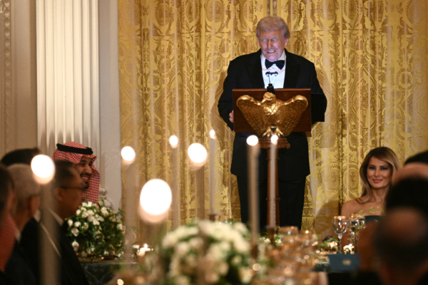 特朗普在白宮宴請沙特王儲 C朗現身 巴倫追星