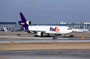中國留學生涉受指示在美國拍飛機被捕