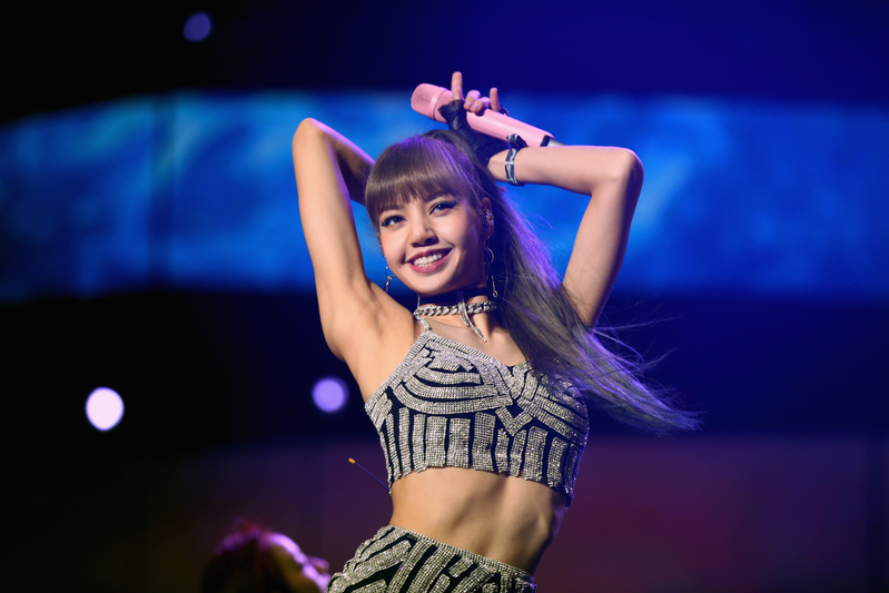 Lisa於《Music Bank》摘首座音樂節目冠軍