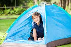 睡帳篷3年募善款70萬英鎊 英男孩創世界紀錄