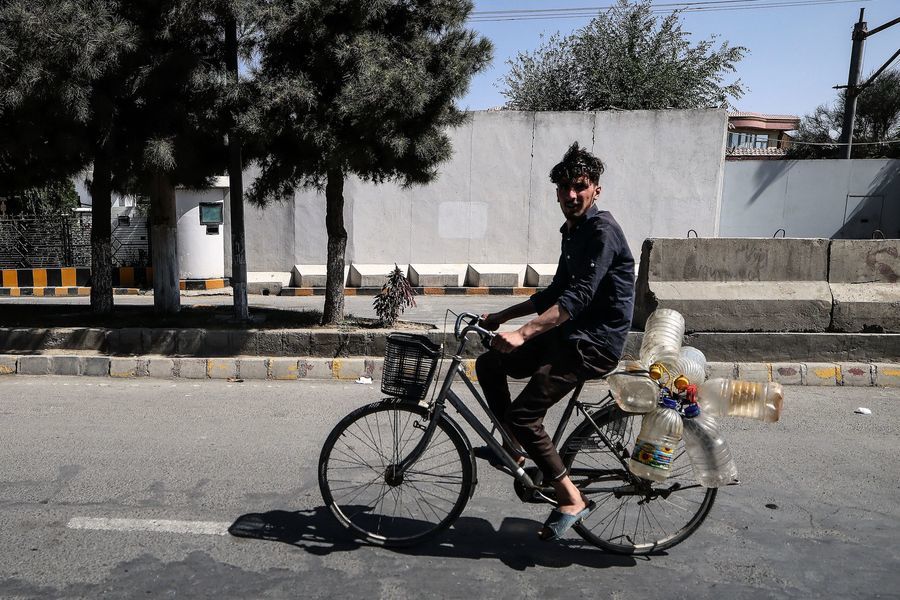 佔領喀布爾一個月後 塔利班陷入經濟危機