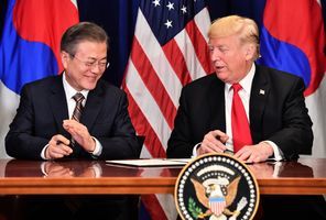 美韓簽署新版自貿協定 或明年初生效