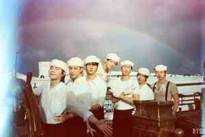 BTS《SWIM》登頂《告示牌》 獲專輯與單曲榜雙冠