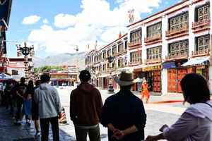 西藏極端封控逾50天 拉薩頻傳跳樓悲劇