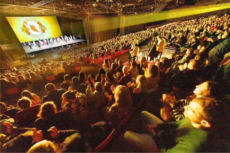 神韻法國東部再爆滿 精英：喚回傳統與善良