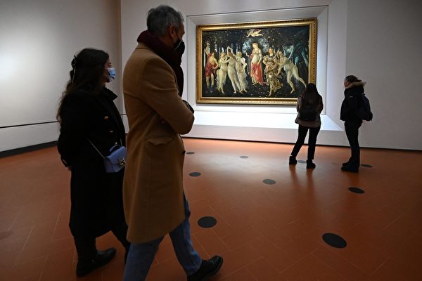 1月21日，烏菲茲美術館收藏的桑德羅·波提切利的作品《春》，是一副以古代神話歌頌愛神維納斯為主題的繪畫。（VINCENZO PINTO/AFP via Getty Images）