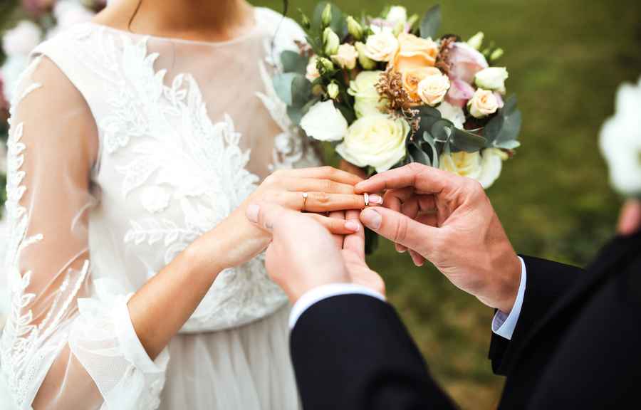 9年下降55.9% 大陸初婚人數急跌引熱議