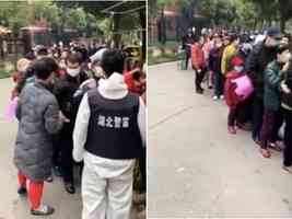 影片:武漢社區排長龍領票 網民憂交叉感染