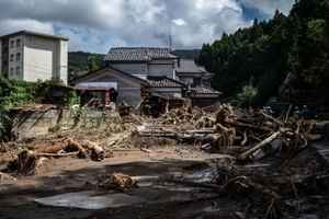 創紀錄暴雨襲日本中部 釀6死10失蹤（多圖）