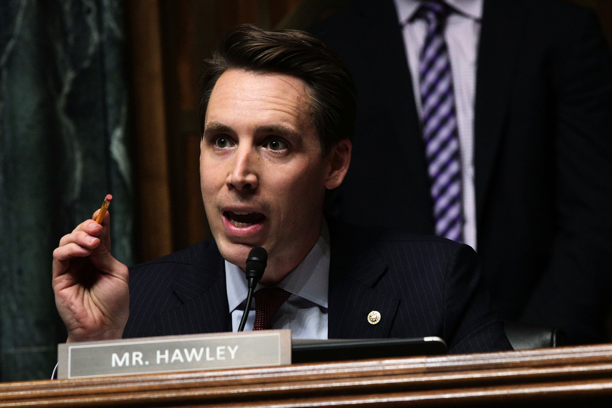 密蘇里州聯邦參議員約什·霍利（Josh Hawley，如圖）周一（6日）提出一項提案，給眾議院25天的時間，將彈劾條款送到參議院。（Alex Wong/Getty Images）