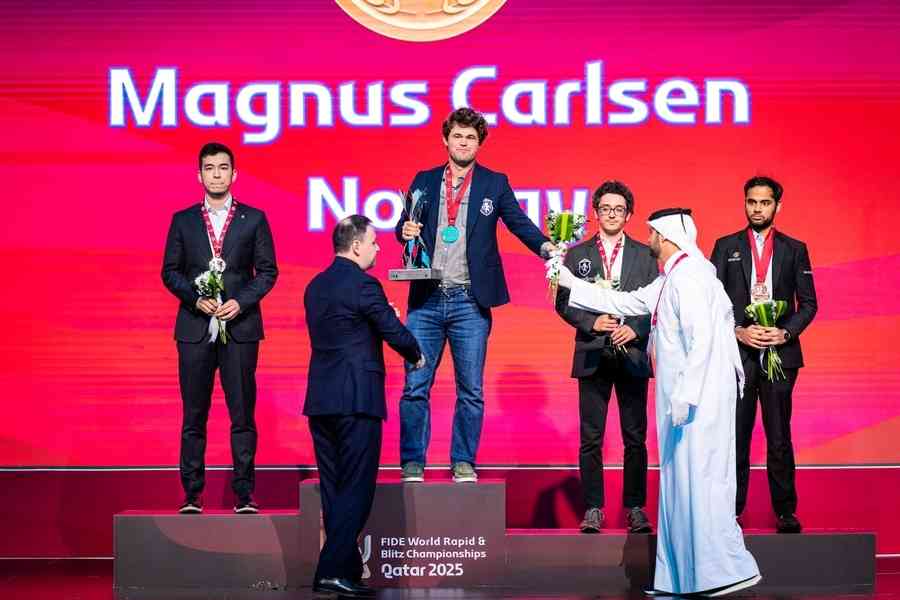 國際象棋：卡爾森加冕快棋與超快棋雙冠王