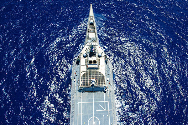 2021年7月28日,美軍獨立級濱海戰鬥艦土爾沙號(USS Tulsa)在菲律賓海航行。(U.S. Navy photo by Mass Communication Specialist 3rd Class Richard Cho)