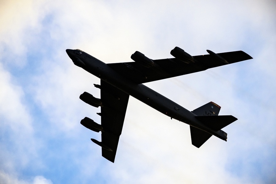 美國B-52轟炸機成功測試高超音速導彈