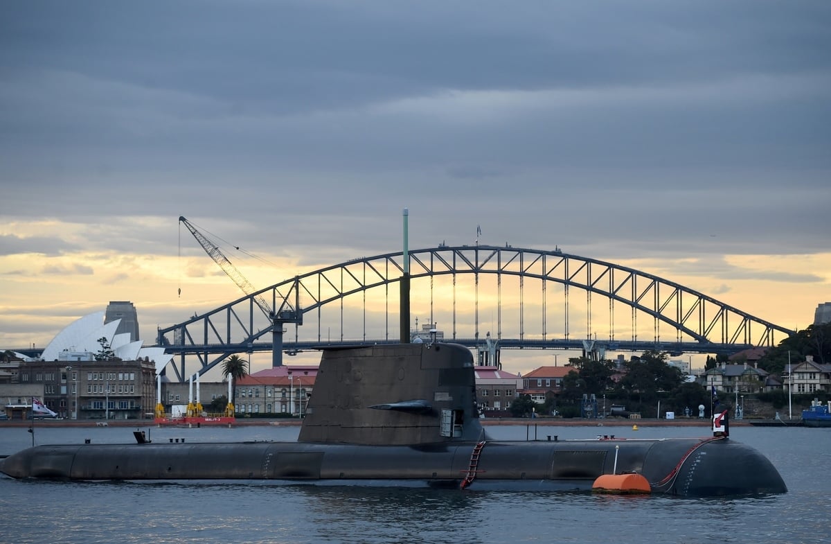 圖為澳洲海軍的柯林斯級潛艇在悉尼港出沒。（PETER PARKS/AFP via Getty Images）