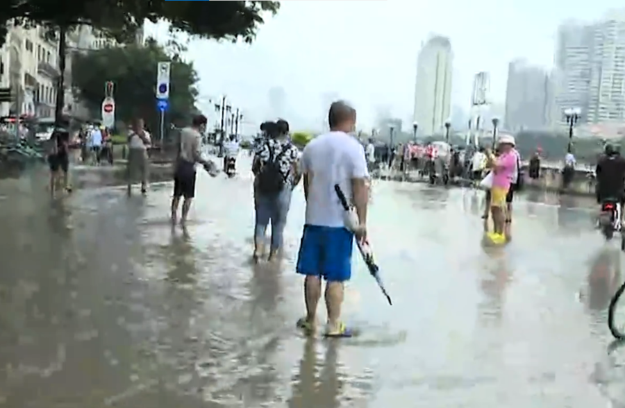 珠江水位暴漲 洪水淹進廣州中心城區