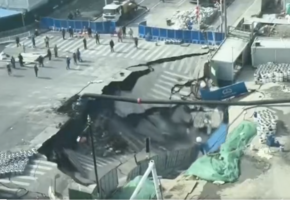 上海地鐵施工區再發生塌陷 地面現巨大坑洞