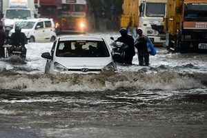 印度遭遇洪災 孟買處於橙色警戒狀態（多圖）