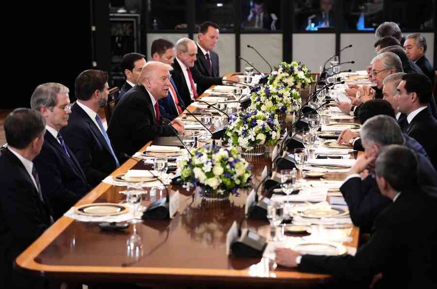 特朗普會見中亞五國領導人 尋求關鍵礦產合作