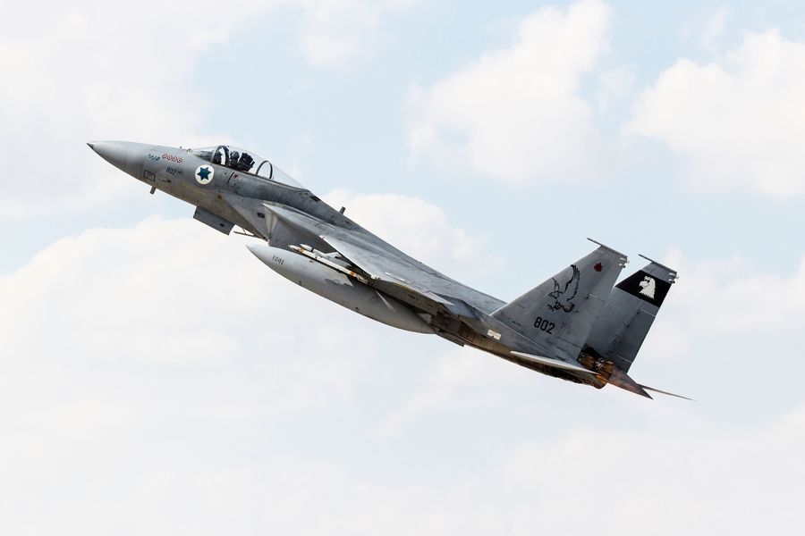 以色列空軍締造F-15戰機傳奇 斷翼也能飛行
