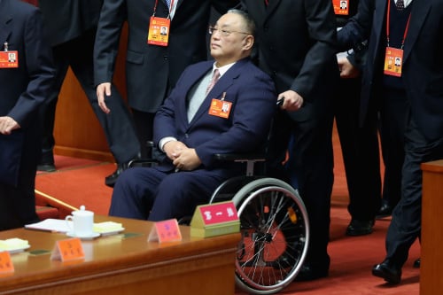 鄧小平長子鄧樸方在文革中跳樓自殺導致終身癱瘓。(Feng Li/Getty Images)