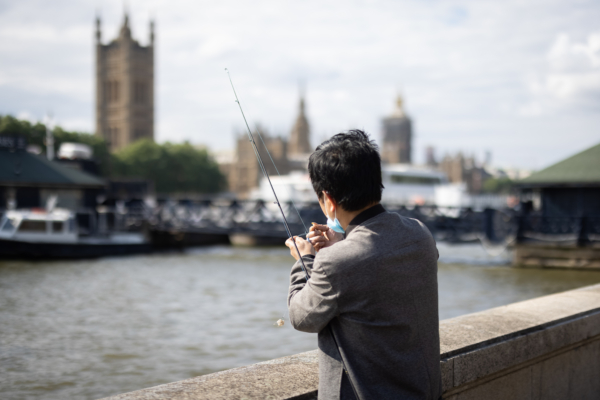 泰晤士河能釣到大魚？記者分享親身經歷