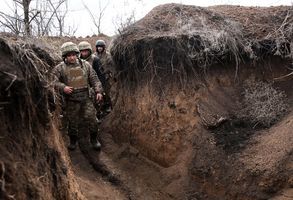 組圖：俄羅斯向烏克蘭邊界增兵 烏築防禦工事