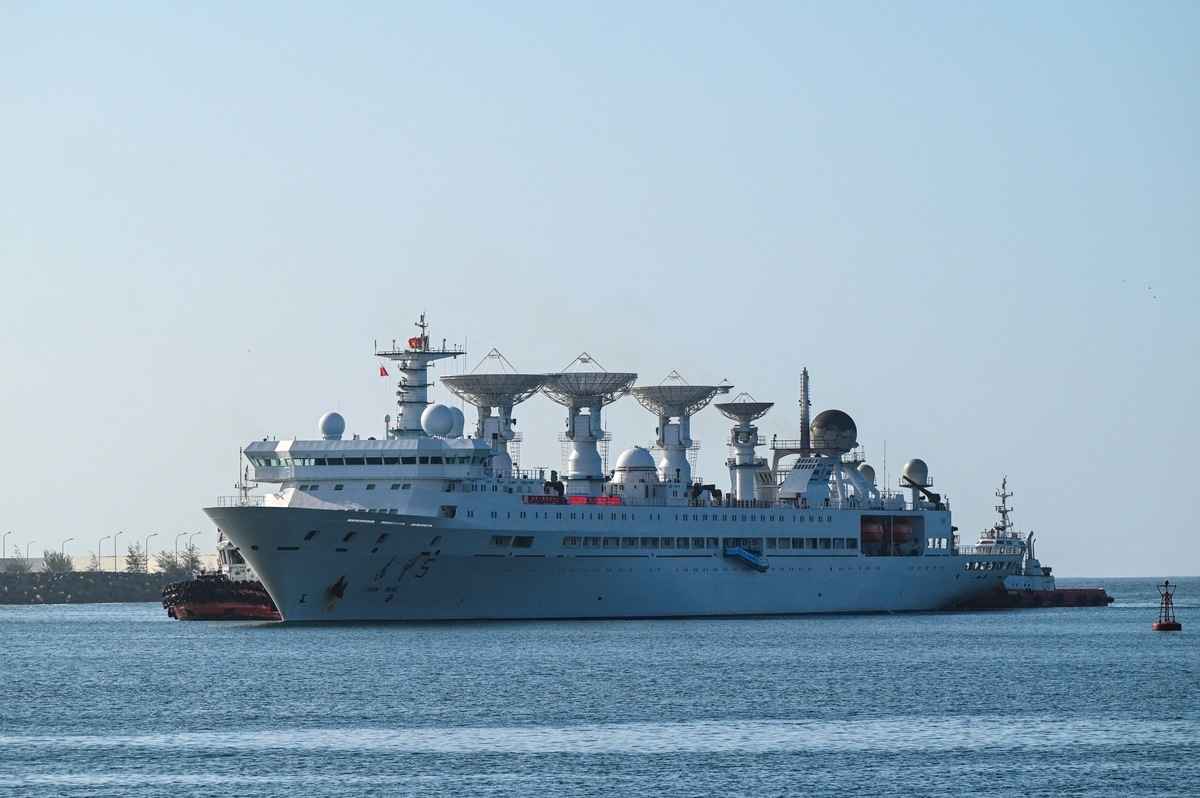 2022年8月16日，中共研究考察船「遠望5號」（Yuan Wang 5）進入斯里蘭卡由中共管理的南部港口漢班托塔港（Hambantota）。這艘中共「間諜船」引發印度和美國擔憂。（Ishara S.kodikara/AFP via Getty Images）