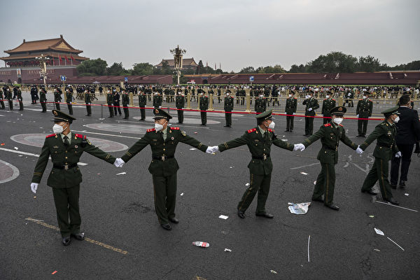 示意圖，圖為2022年10月1日，北京天安門廣場上的中共武警。（Kevin Frayer/Getty Images）