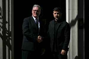 澤連斯基訪英 英烏簽署軍工合作協議