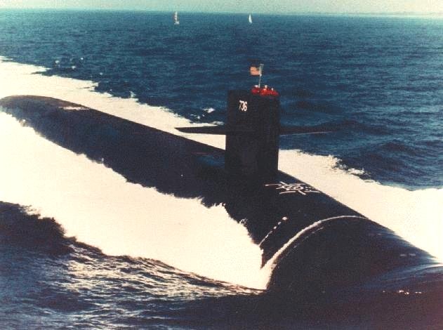 圖為1989年，美國海軍俄亥俄級核動力彈道導彈潛艇「西維珍尼亞號」（USS West Virginia, SSBN-736）在美國東海岸進行阿爾法海試。（公有領域）