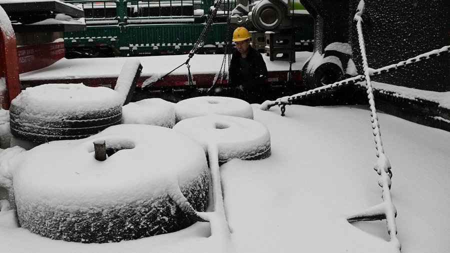 暴風雪中下車徒步返回 新疆7名工人遇難