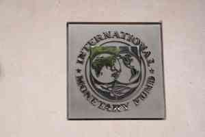 IMF調降中國經濟增長 籲降低對出口依賴