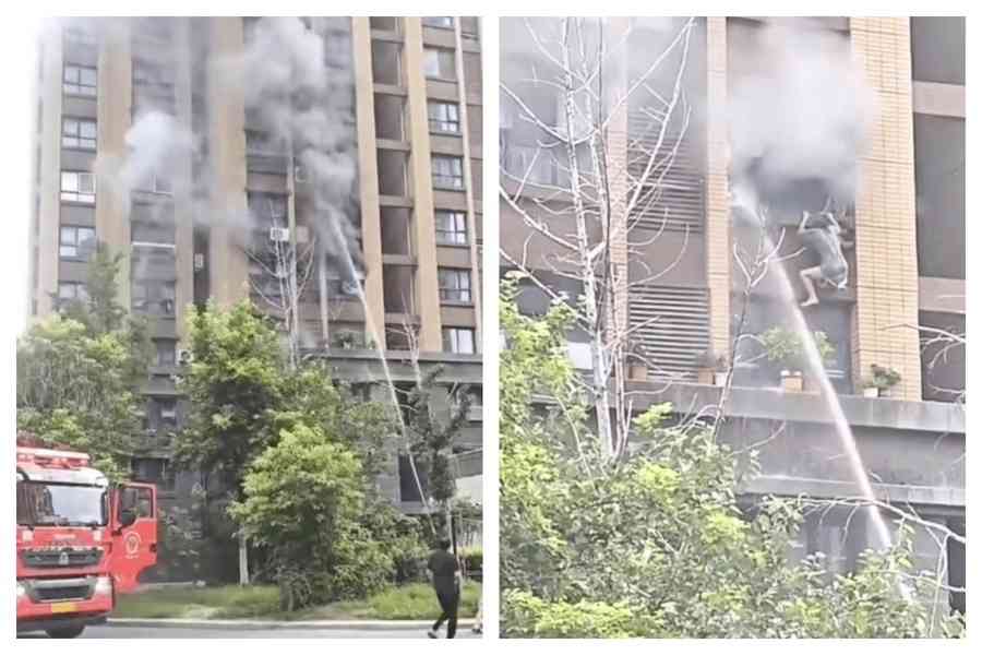 江蘇火災母女從窗外墜落 全網質疑消防救援不力