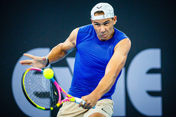 今年將是37歲西班牙球王拿度(Rafael Nadal)職業生涯最後一個賽季。經過兩個多月的恢復,拿度將在印第安泉大師賽復出,為接下來的法網和2024巴黎奧運會做準備。(Patrick Hamilton/AFP via Getty Images)