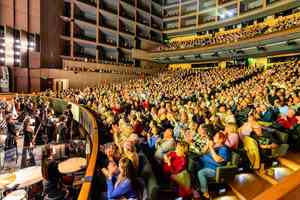 「美得無法形容」 神韻法國蒙城十場全爆滿