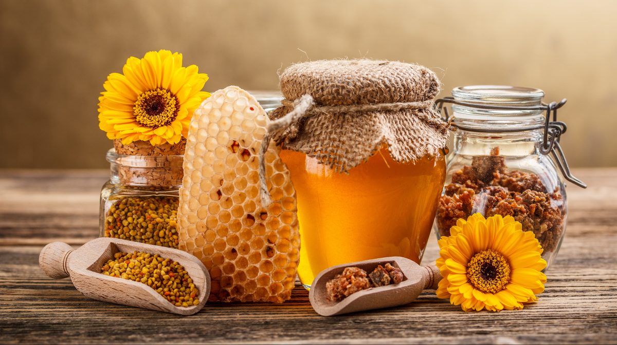蜂蜜含有超過181種促進健康的物質。它將植物的健康活力轉化為人類完美的活力食物。（grafvision/Shutterstock）