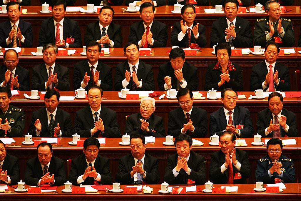 中共官場怠政問題近年更趨嚴重，「躺平」盛行。中共會議資料照。（Andrew Wong/Getty Images）