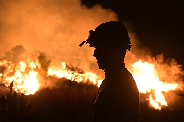 美國德州山火持續 燒燬157間房屋9萬畝土地