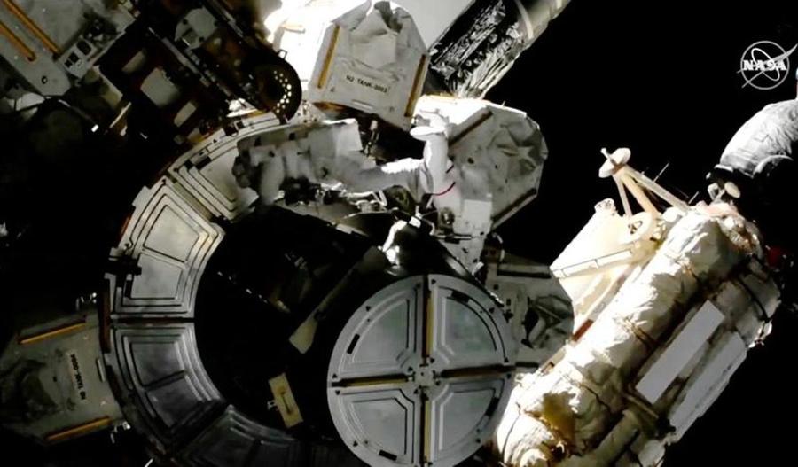 NASA太空人又進行太空行走 歷時近7小時