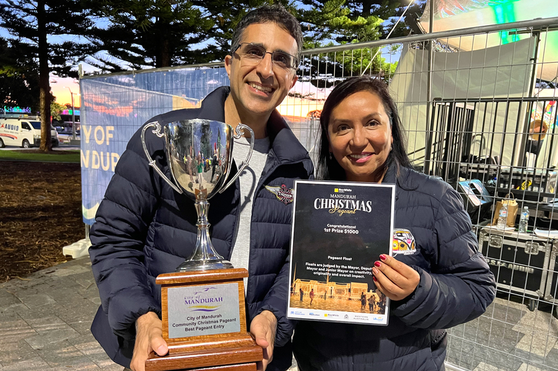 澳洲珀斯法輪功榮獲曼都拉市聖誕遊行一等獎