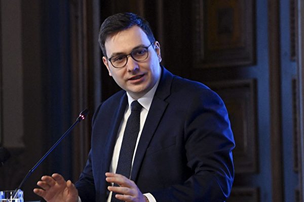 捷克外交部長Jan Lipavsky反擊了馬克龍的言論。圖為2022年6月2日，Lipavsky在芬蘭與芬蘭外長舉行的新聞會上講話。（Markku Ulander/Lehtikuva/AFP）