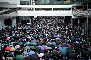 反《禁蒙面法》 香港抗爭者：如常蒙面抗爭