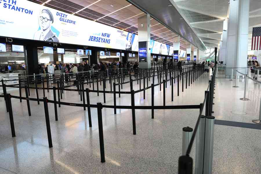 67歲俄女再涉偷渡 無票登機飛意大利被捕